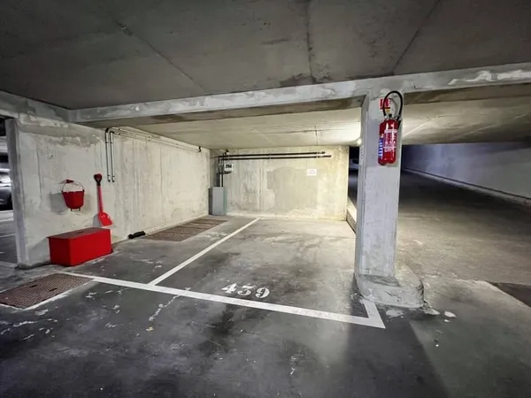 Parking 14 m²