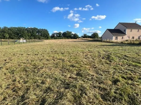 Terrain Constructible Saint 1500m2 (La vergne)