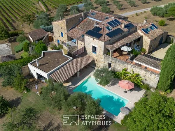 Magnanerie de charme avec vue, piscine et grand terrain arboré