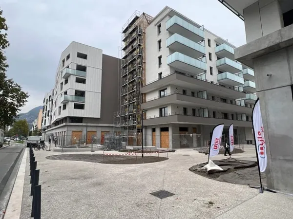 LOCAL COMMERCIAL - 76 m2