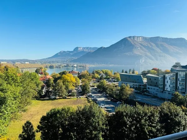 ANNECY 'MARQUISATS' APPARTEMENT AVEC UNE MAGNIFIQUE VUE SUR