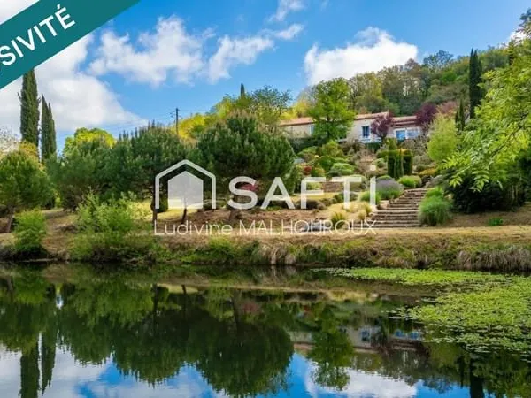 Propriété d'exception en pierre - 400 m² avec parc et étang