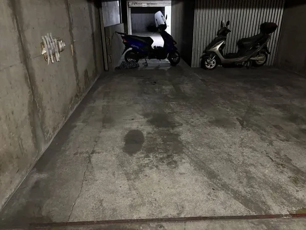 Parking 11 m²
