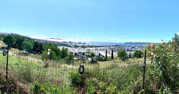 VENTE d'un appartement de 3 pièces (60 m²) en rez de jardin à...
