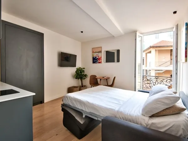 NICE JEAN MEDECIN - APPARTEMENT STUDIO DE 17M2 A VENDRE - PROCHE COMMERCES ET TRAMWAY - IDÉAL INVEST
