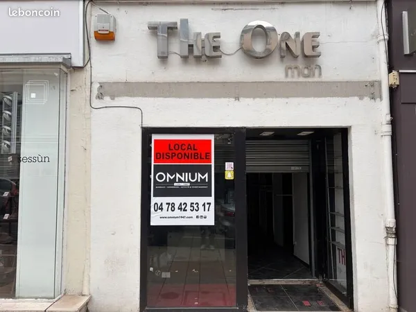 Local commercial 240 m²