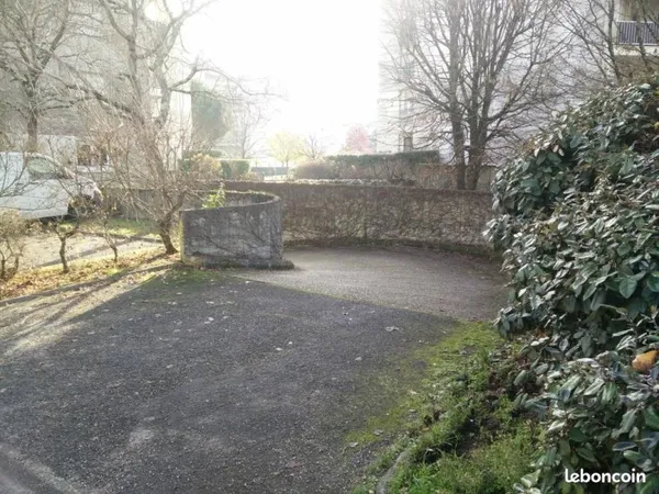 Garage/box 18 m² Merignac