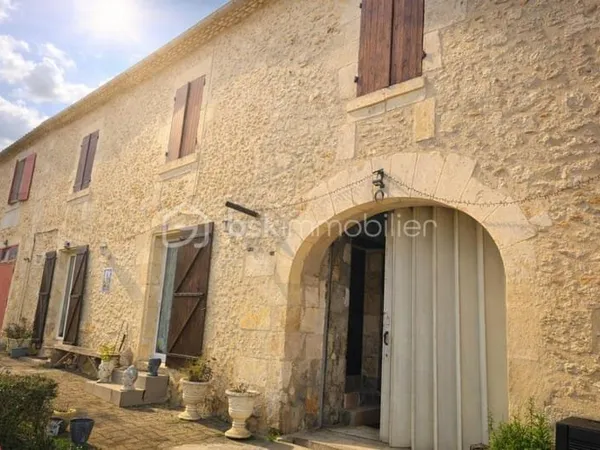 MAISON ANCIENNE en pierre rénovée