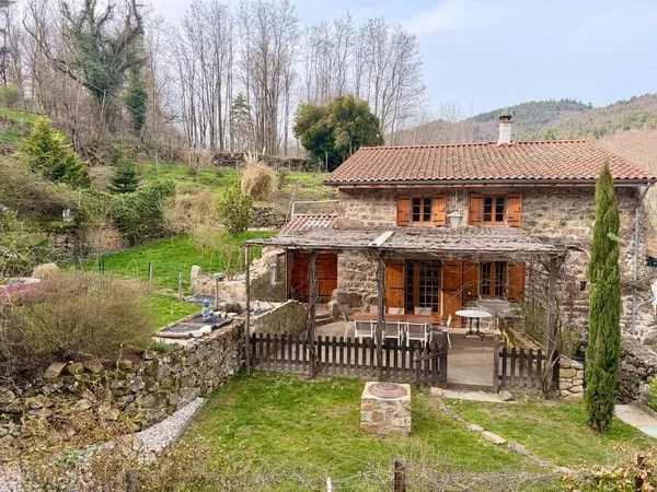 Ancien moulin en pierre avec rivière - propriété de charme - Saint Félicien