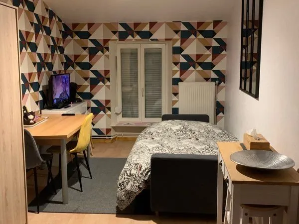 Loue studio meublé au 2eme et dernier étage