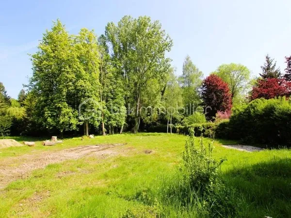 Terrain constructible 1921 m²