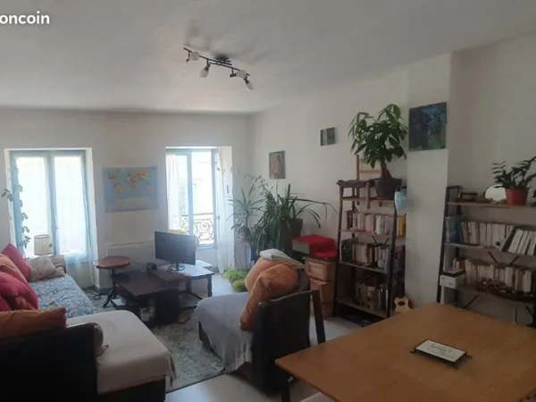 A vendre bel appartement t3 65m² hyper centre saint Claude - faibles charges