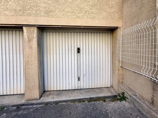 Parking 18 m²