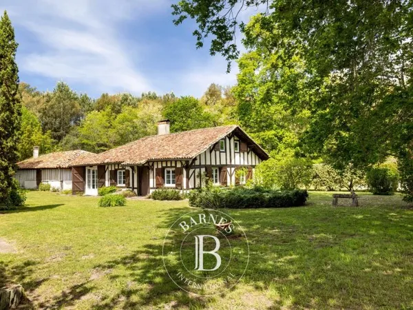 SEIGNOSSE, PROPRIÉTÉ DE CHARME AU BORD DE L'ÉTANG BLANC