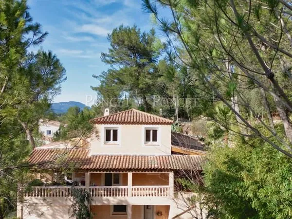 Maison 6 pièces 230 m²