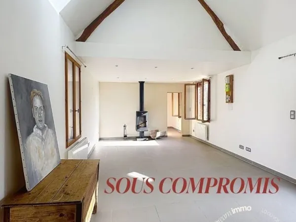 Maison ancienne rénovée avec grand terrain et dépendance de 8