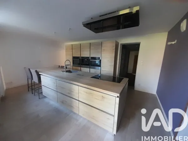 Maison 6 pièces 320 m²