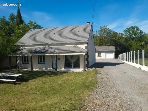 Maison 100 m² - Plain pied - Grand jardin + terrain boisé - 15 min Bourges / 2 h Paris