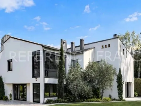 Villa 5 pièces 212 m²