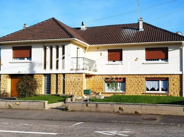 MAISON INDIVIDUELLE DE 197 M2 SUR UN TERRAIN DE 587 M2 - JARNY