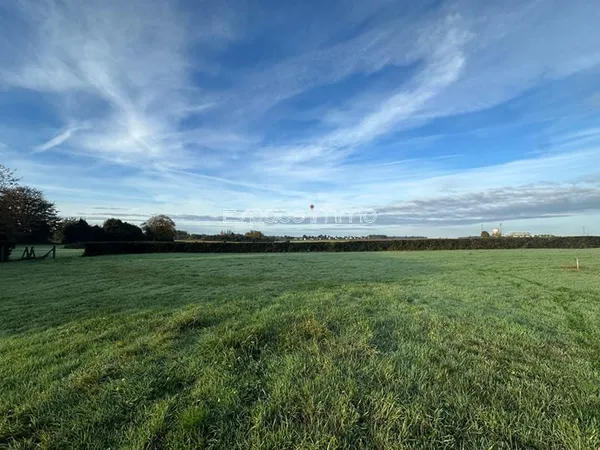 TERRAIN À BATIR - 1032m² - VIABILISÉ - MONTVILLE