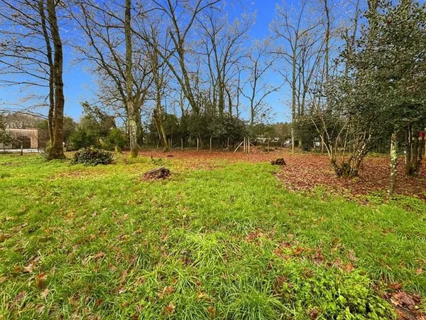Terrain constructible 668 m²