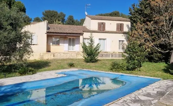 Maison 8 pièces 180 m²