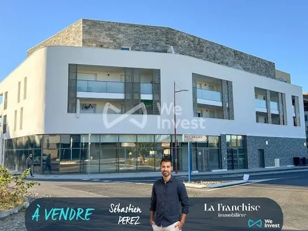 Local commercial 4 pièces 130 m²