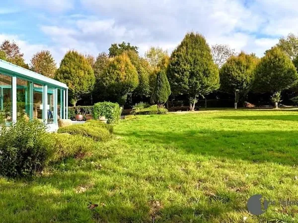Maison 7 pièces 233 m²