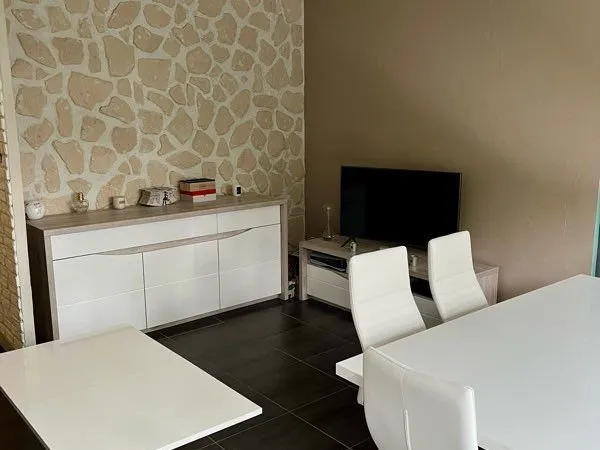 Appartement 57m2 Portail rouge