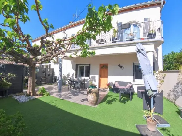 Maison renovee (174 m2) avec gite a Olonzac (34210 - Herault)