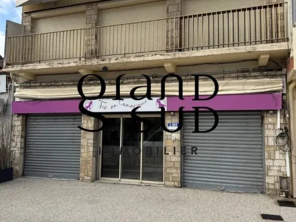 Exclusivité . Immeuble mixte au Grau-du-Roi rive gauche
