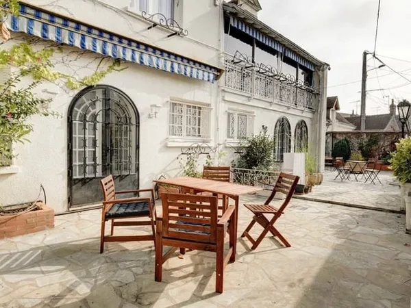 Maison 9 pièces 213 m²