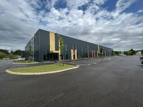 Local d'activité 2670 m²