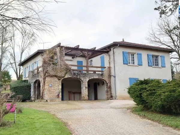 CHARMANTE MAISON 220 m2