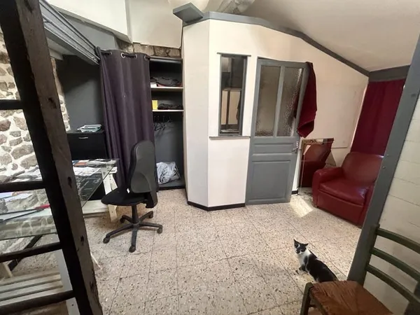 Maison de village T3 65. M2 en plein coeur de Sommière