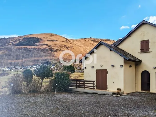 Maison 7 pièces 210 m²