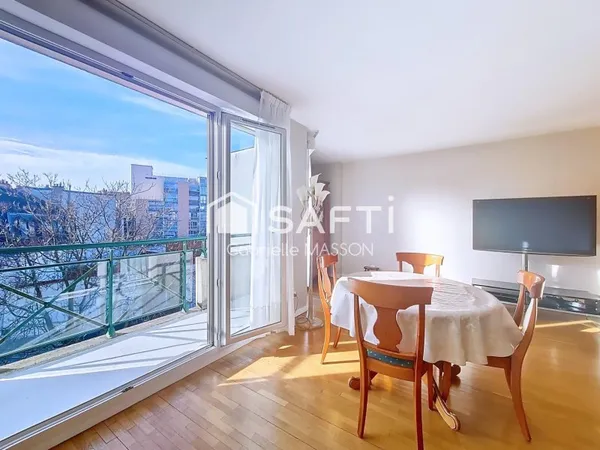 Bel appartement avec 2 balcons et double parking