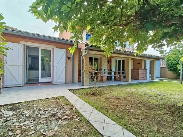 MAISON T6 DE 120M2 ENVIRON
