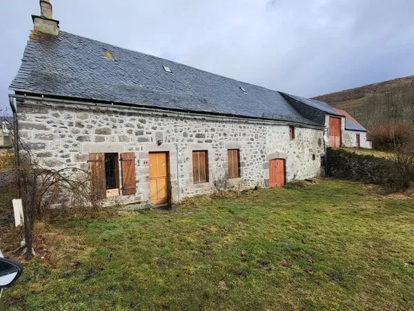 Maison avec grange à PRADIERS