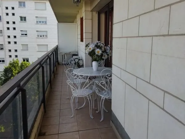 Location meublée avec climatiseur ascenseur