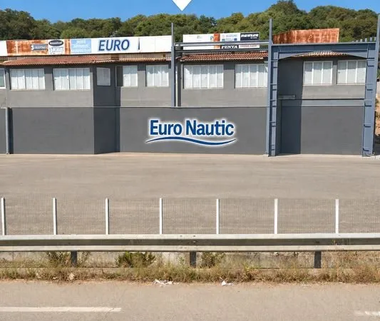 Grand local commercial ou stockage - 477 m² - Bastelicaccia, RN 196