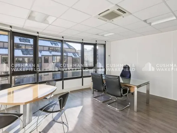 Bureaux 99 m²