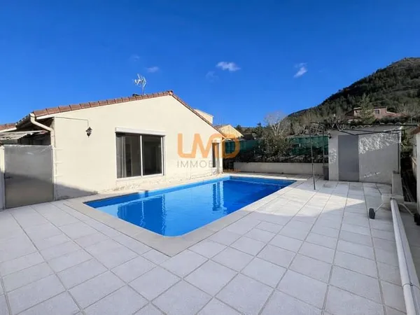 Maison avec piscine - Centre de Vesseaux - Commodités à pied