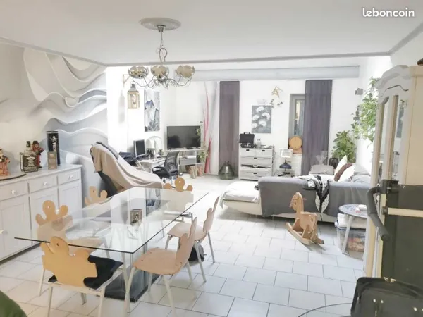Maison 6 pièces 210 m²