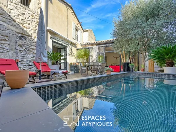 Élégance et Caractère : Magnifique Maison de Village avec Bassin Privatif