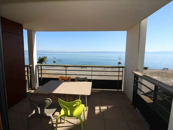 Appartement T3 "Pieds dans l'eau"