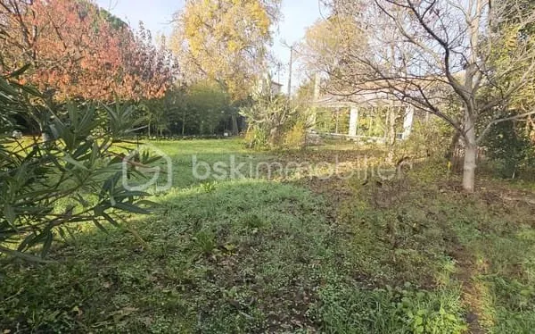 Terrain constructible 694 m² - Milhaud (proche Nîmes)