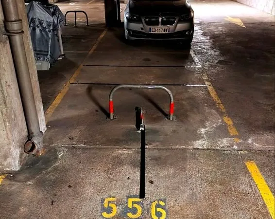 Paris 19e - Parking motos / scooters - investissement locatif - forte rentabilité - libre