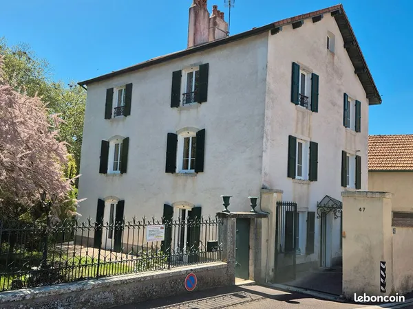 Maison 7 pièces 237 m²
